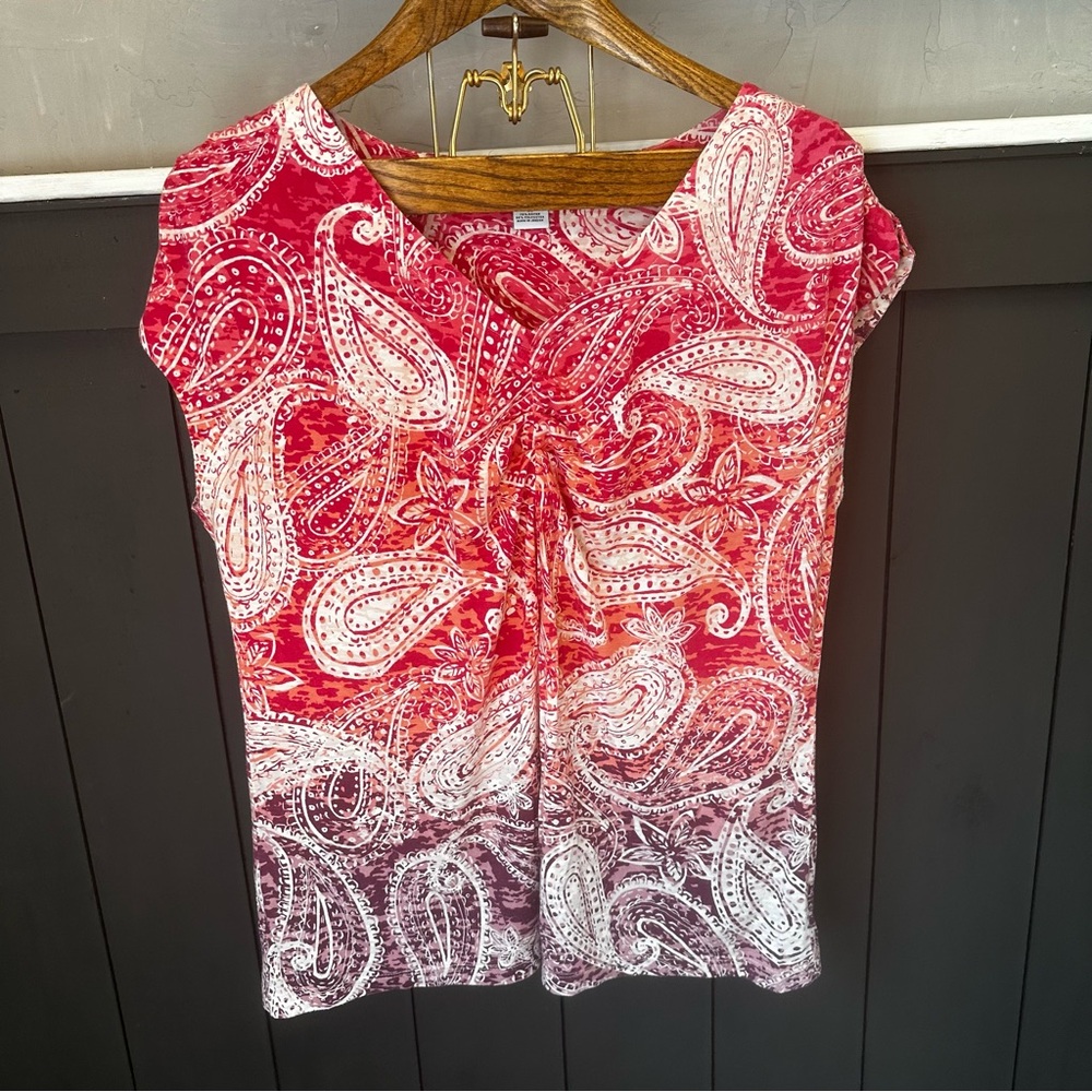 Liz Clairborne Womens Cap Sleeve Blouse Red Pink Ombre Paisley top size 1X‎